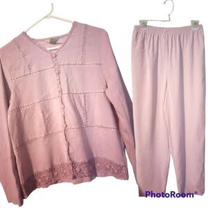 Lavender pant suit lace trim and outside lace stitching